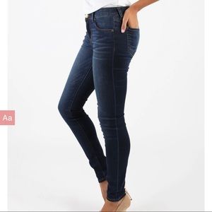 Kut from the Kloth ‘MIA Toothpick Skinny’ Jeans. Size 4